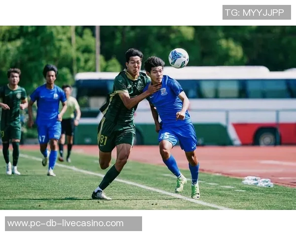 中国足球的崛起与挑战：从青训体系到职业联赛的全面发展探讨