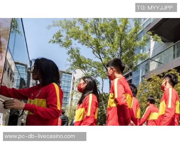 足球打气的最佳标准是什么如何判断气压是否合适